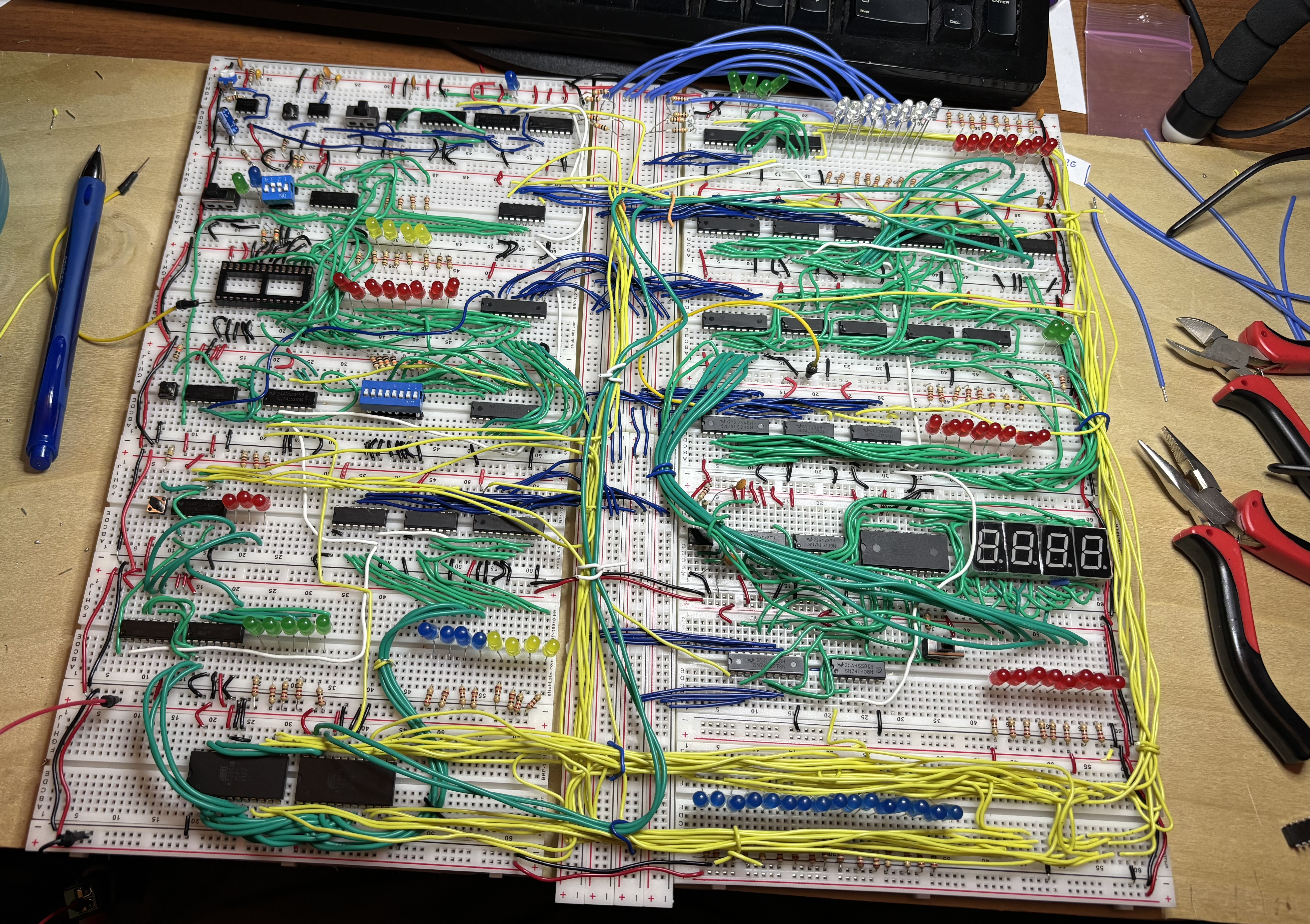 Build screenshot 2025-12-2